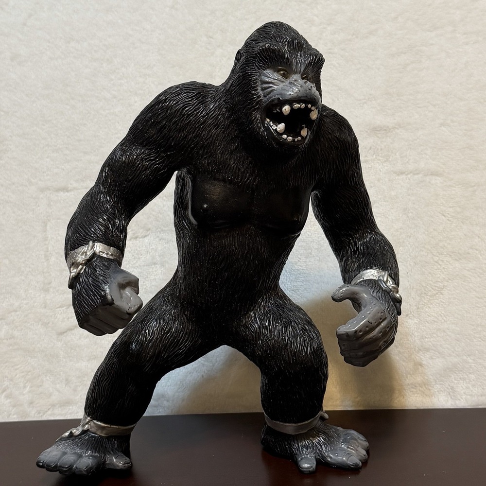 2005 Toy Major Trading Co. King Kong Gorilla Ape Black & Gray Color 9" Rubber